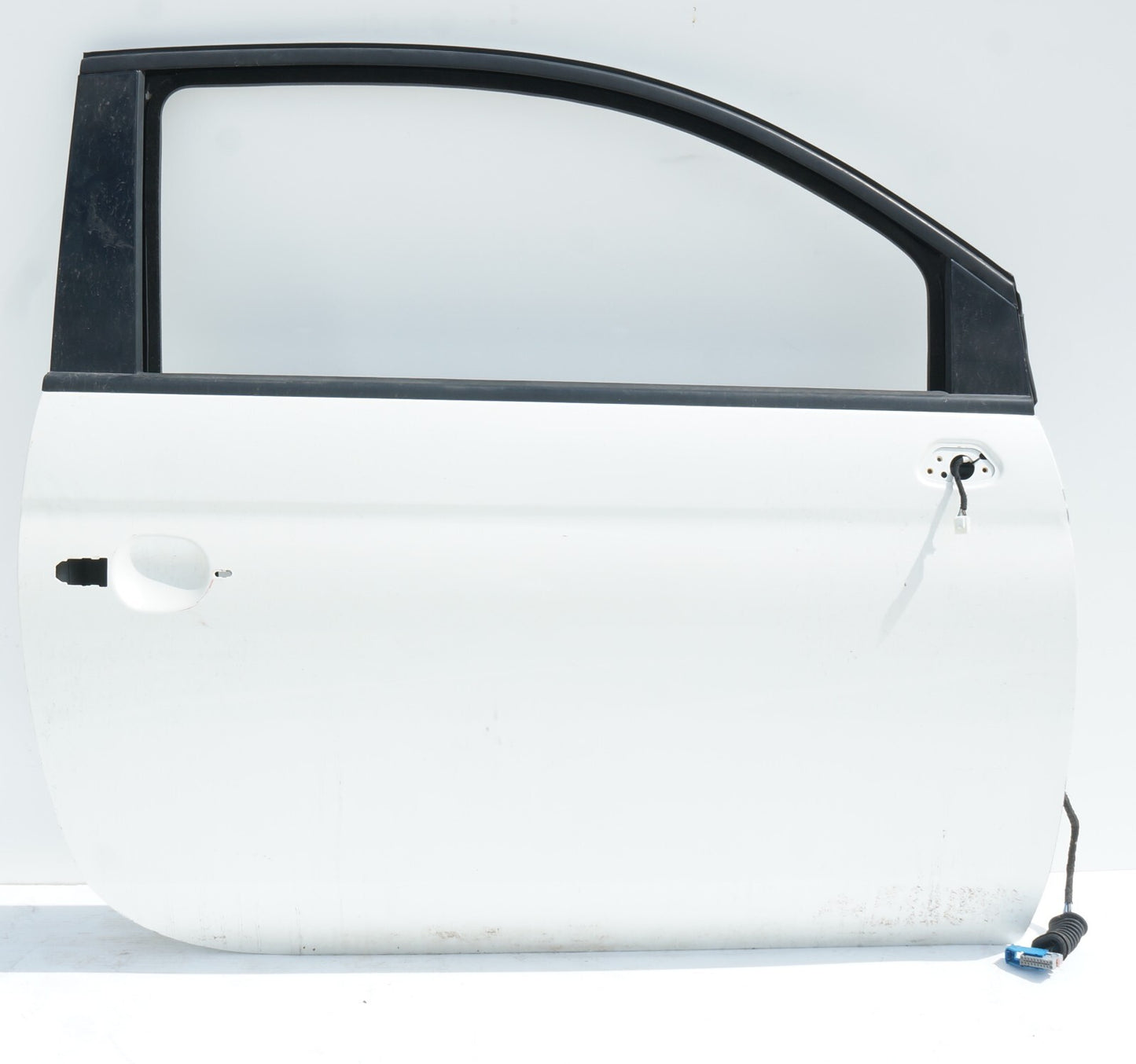 2012 - 2017 FIAT 500 FRONT DOOR SHELL RIGHT PASSENGER SIDE  OEM