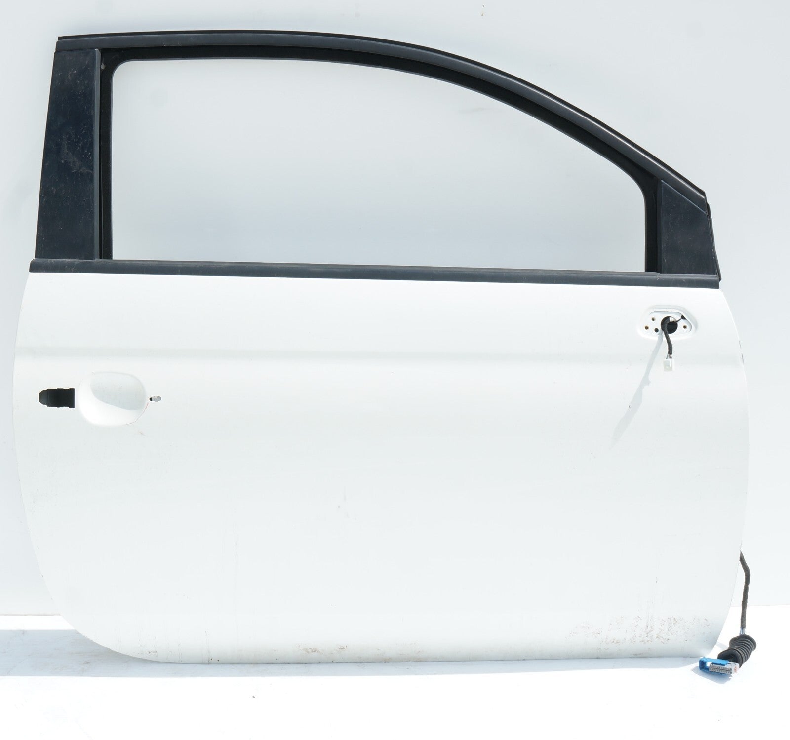 2012 - 2017 FIAT 500 FRONT DOOR SHELL RIGHT PASSENGER SIDE  OEM