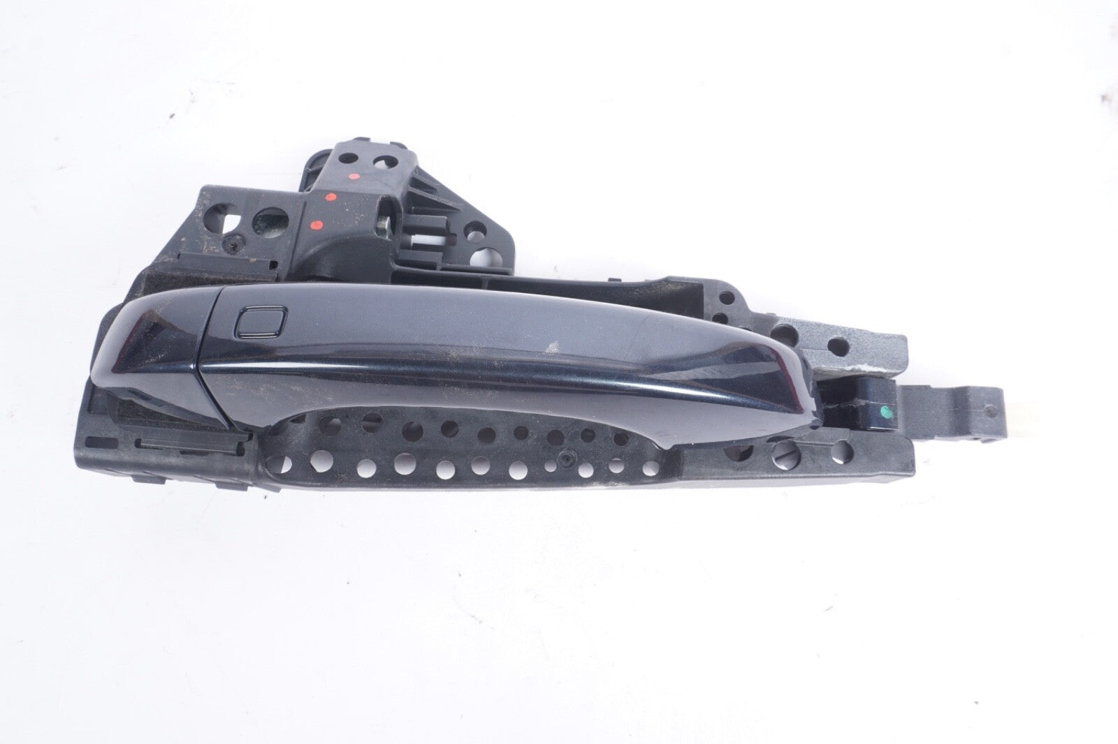 2012-2018 AUDI A6 C7 A7 REAR LEFT DRIVER SIDE EXTERIOR DOOR HANDLE BRACKET OEM