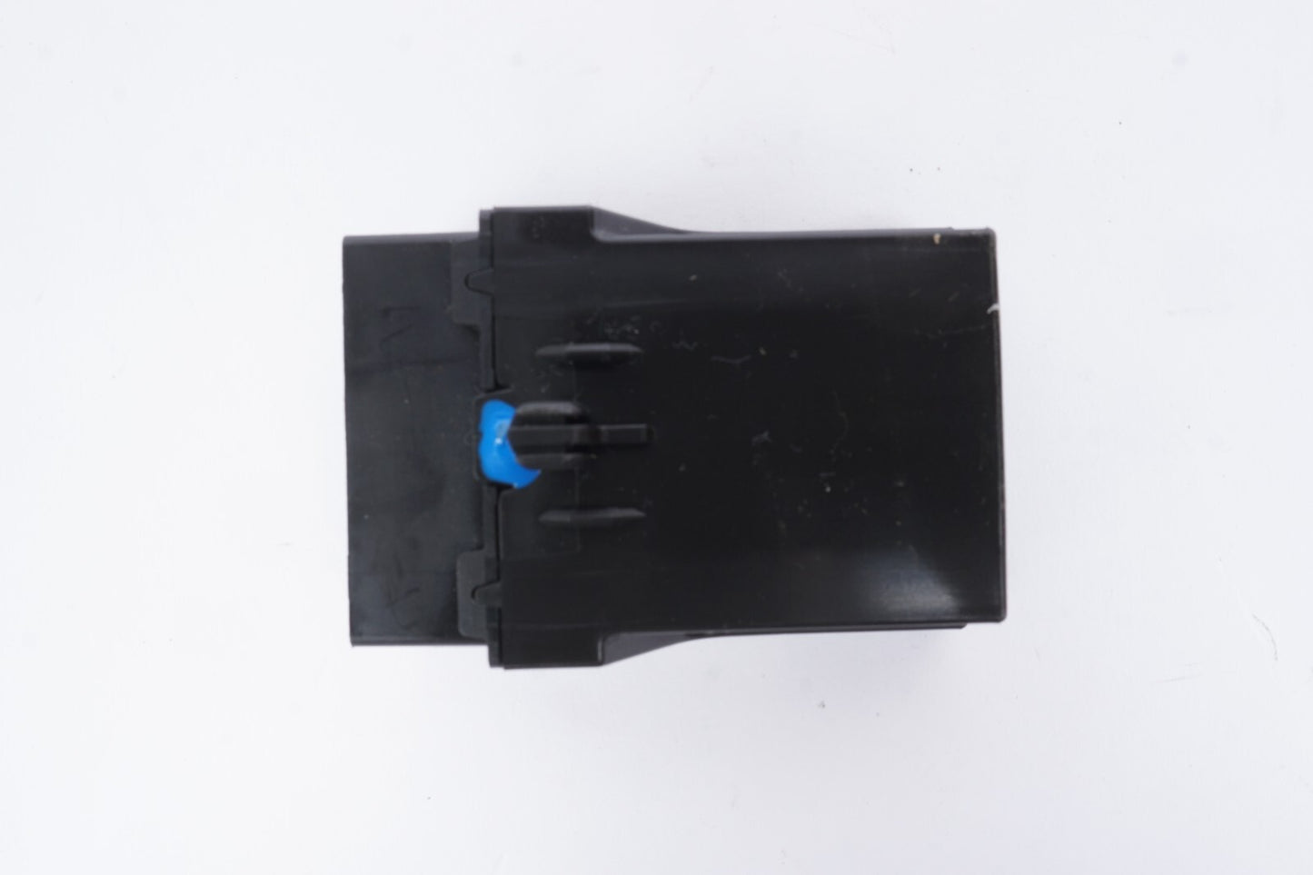 2021 - 2024 BMW 430I G22 Seat Belt Extender Control Module Unit 61355A06AC2  OEM