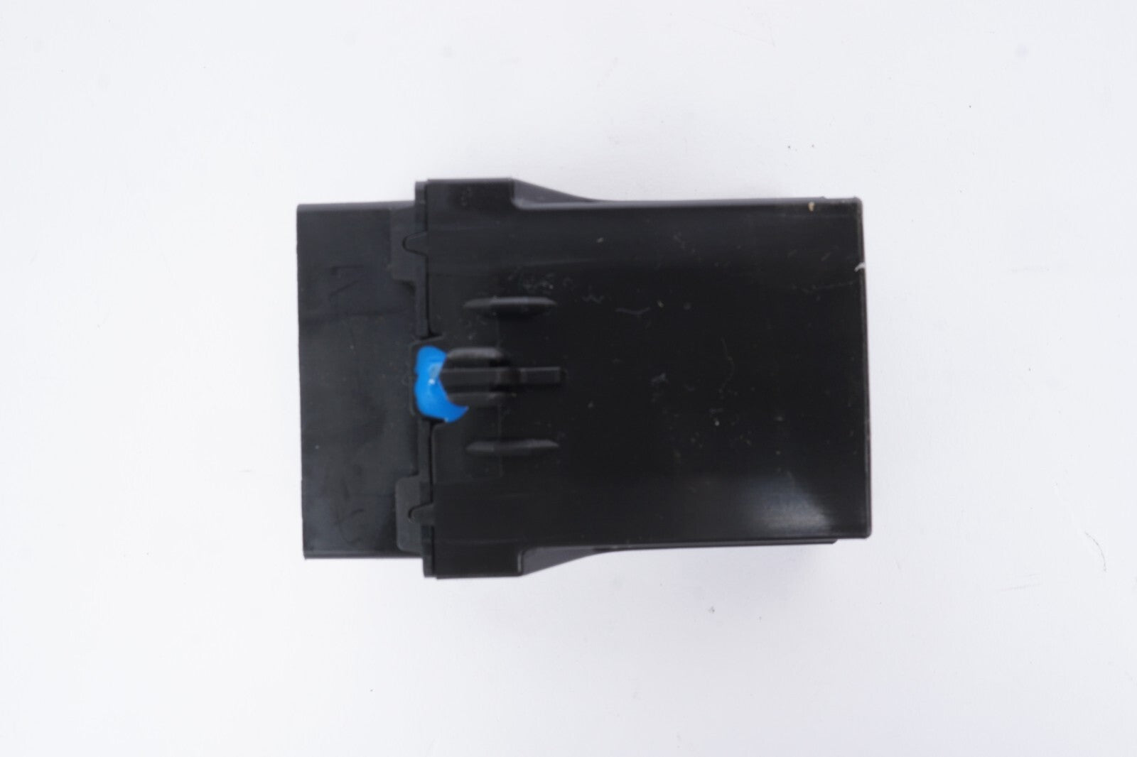 2021 - 2024 BMW 430I G22 Seat Belt Extender Control Module Unit 61355A06AC2  OEM