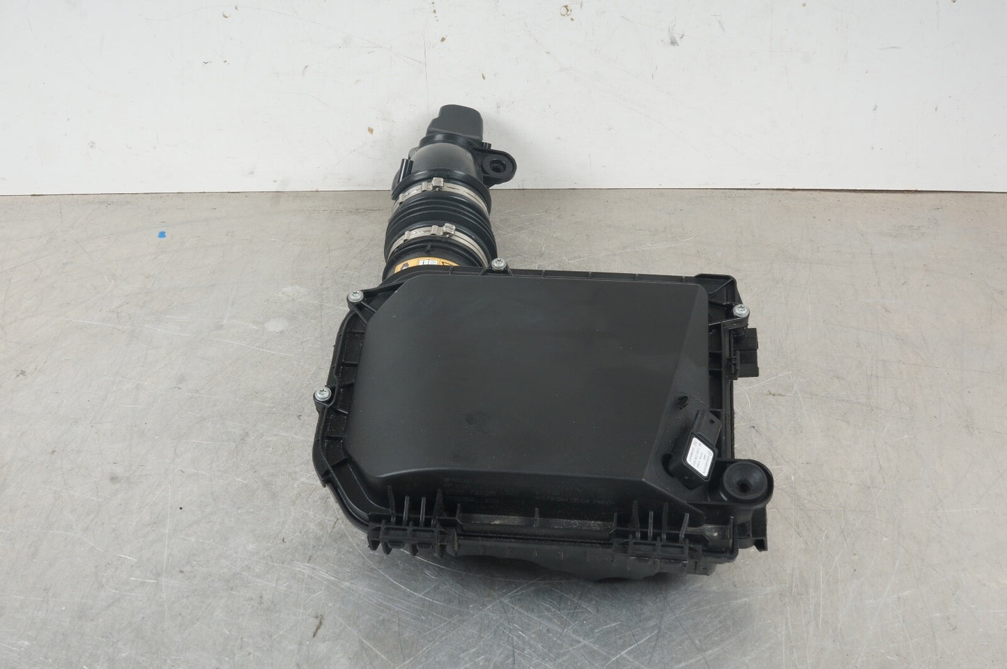 2017 - 2020 MERCEDES-BENZ SL450 AIR CLEANER FILTER BOX A2760903801 OEM LEFT