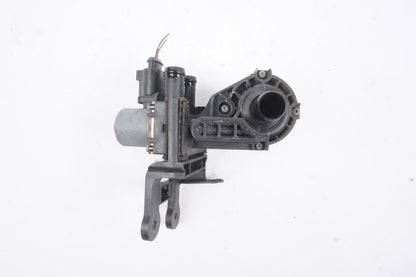 2007 - 2009 AudiI A6 S6 Heater Control Valve Circulation Water Pump OEM
