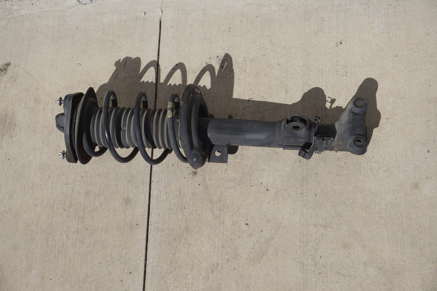 08-14 Mercedes W204 C250 C300 Front Left or Front Right Shock Strut Absorber OEM