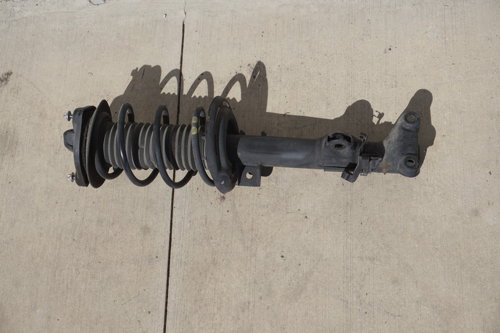 08-14 Mercedes W204 C250 C300 Front Left or Front Right Shock Strut Absorber OEM