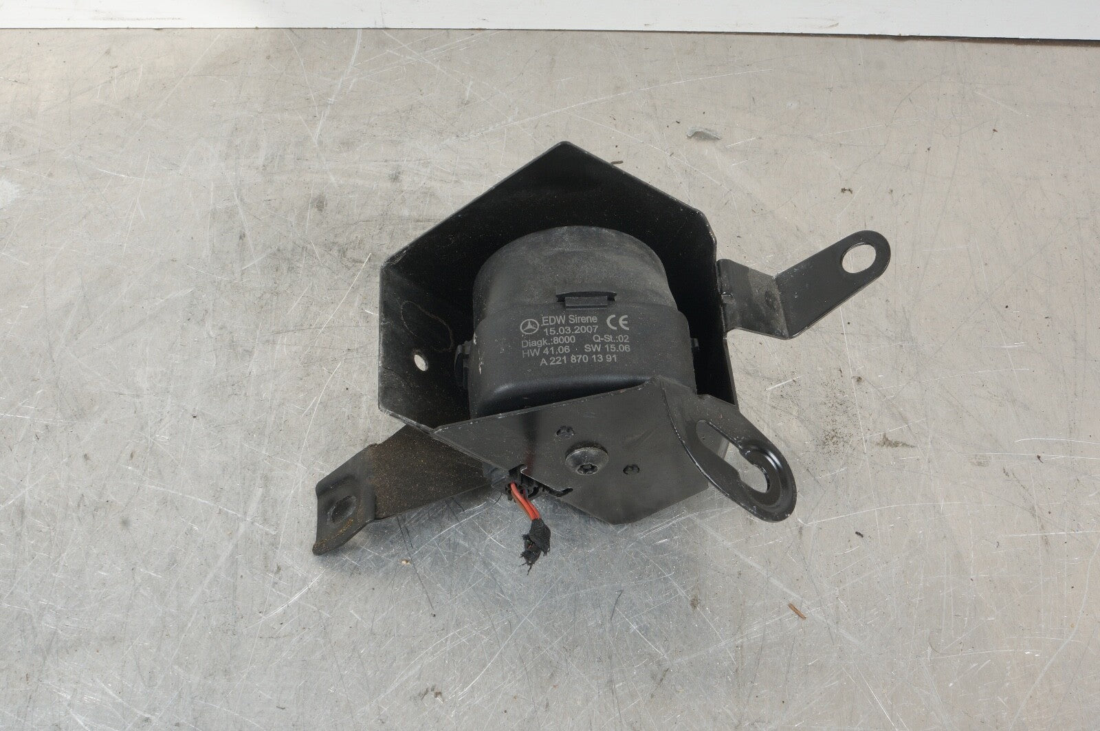 07-13 Mercede W221 S550 S63 AMG Anti Theft Alarm Horn Siren 2218701391 OEM