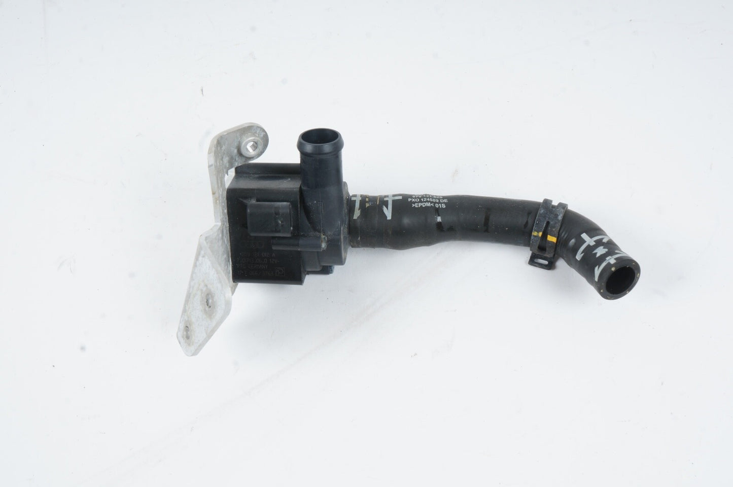 BENTLEY MULSANNE AUXILIARY COOLANT WATER PUMP OEM 059121012A