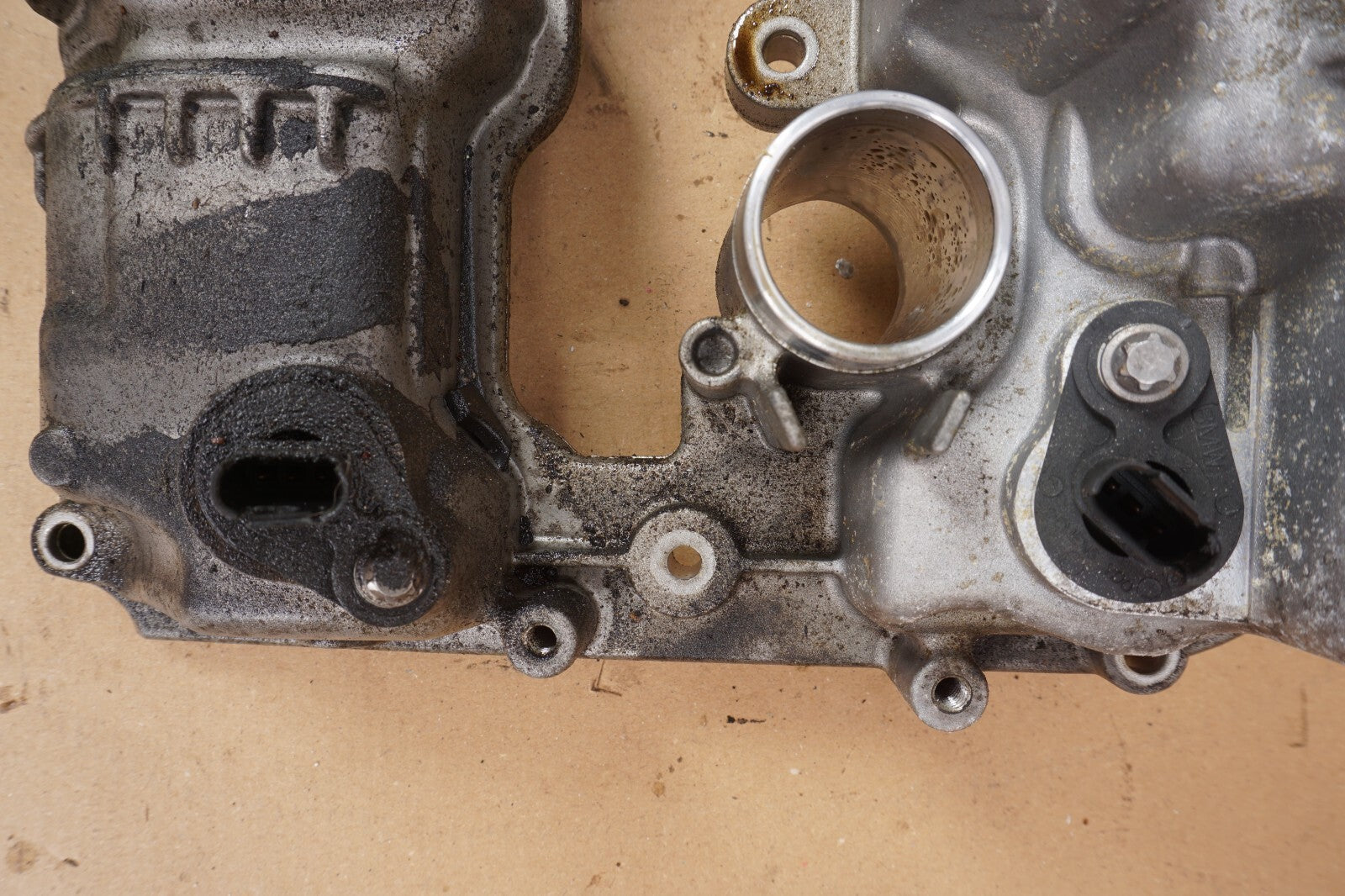 2012 - 2016 BMW 650i 550i 750i 4.4l Left Driver Side Valve Cover OEM