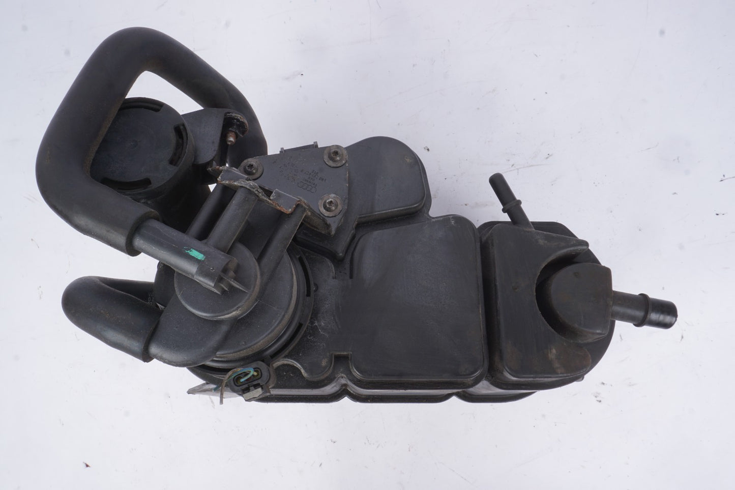 2011 - 2019 Audi A8 S8 Q7 Charcoal Filter With Leak Detection Pump OEM