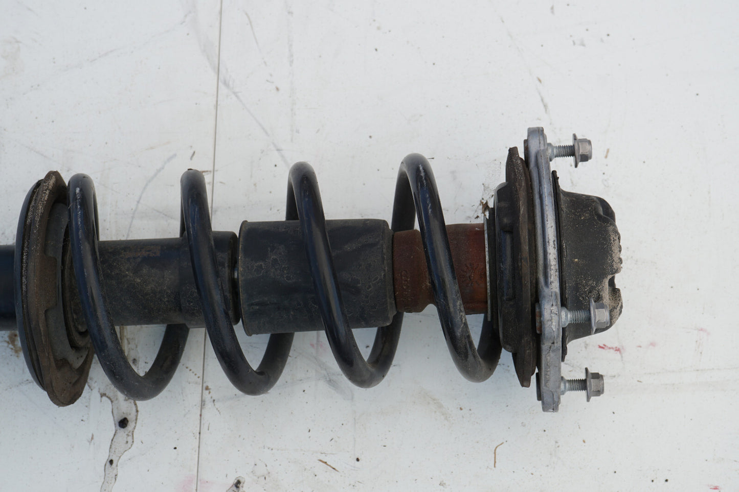 2012 - 2014 AUDI A7 FRONT RIGHT PASSENGER SIDE SHOCK STRUT & COIL SPRING OEM
