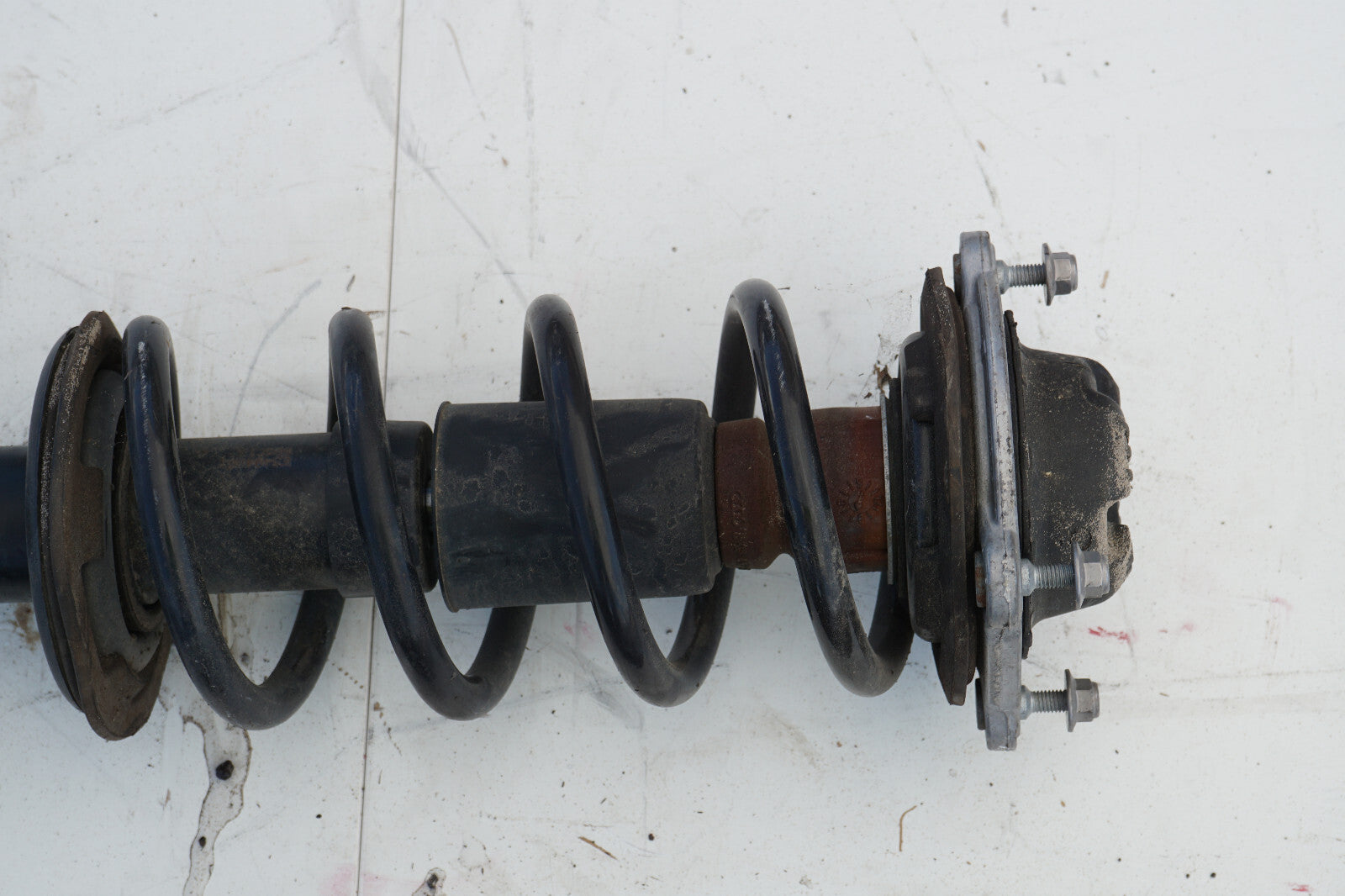 2012 - 2014 AUDI A7 FRONT RIGHT PASSENGER SIDE SHOCK STRUT & COIL SPRING OEM