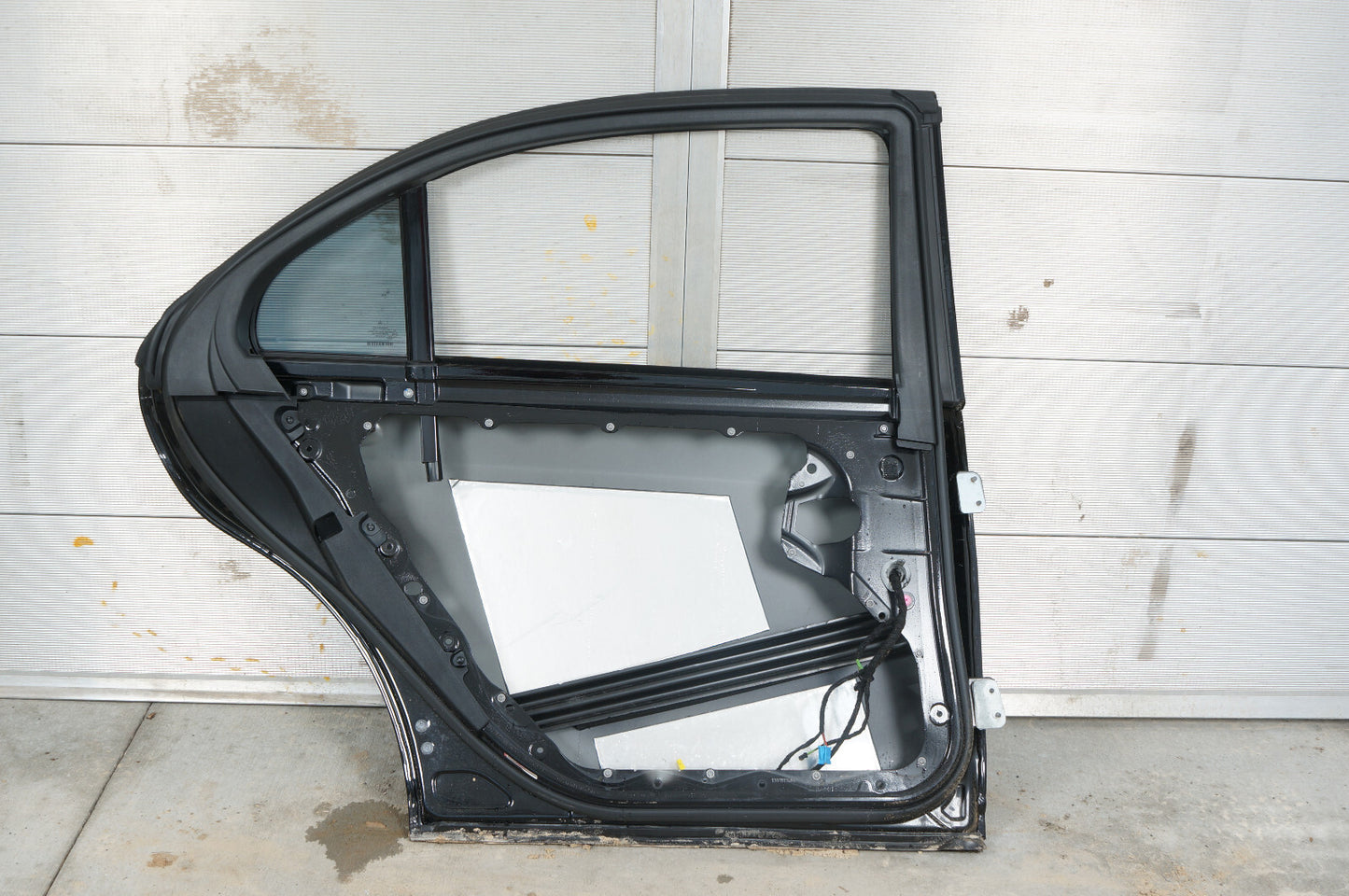 2007 - 2013 MERCEDES-BENZ S550 REAR LEFT DRIVER SIDE DOOR SHELL OEM
