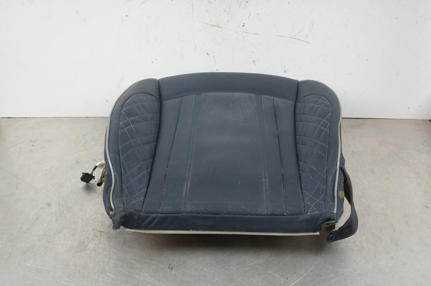 11-20 BENTLEY MULSANNE FRONT DRIVER SIDE SEAT LEATHER BUTTOM CUSHION BLUE