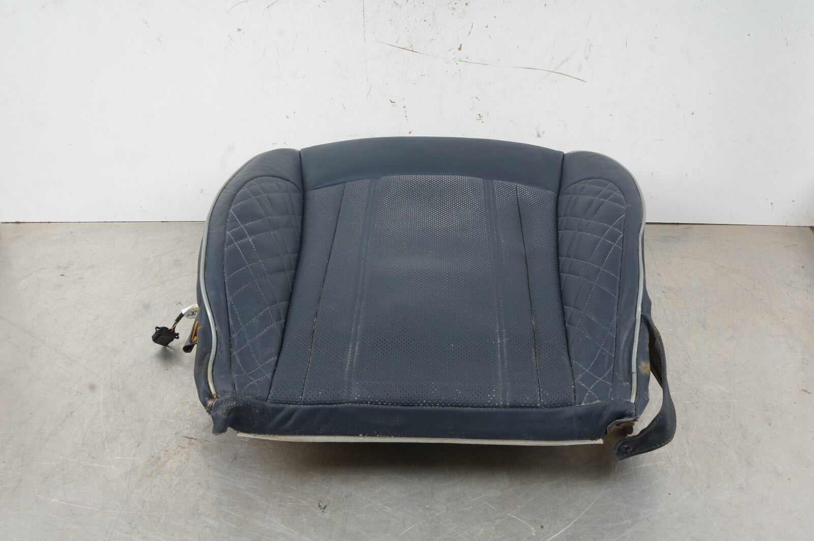 11-20 BENTLEY MULSANNE FRONT DRIVER SIDE SEAT LEATHER BUTTOM CUSHION BLUE