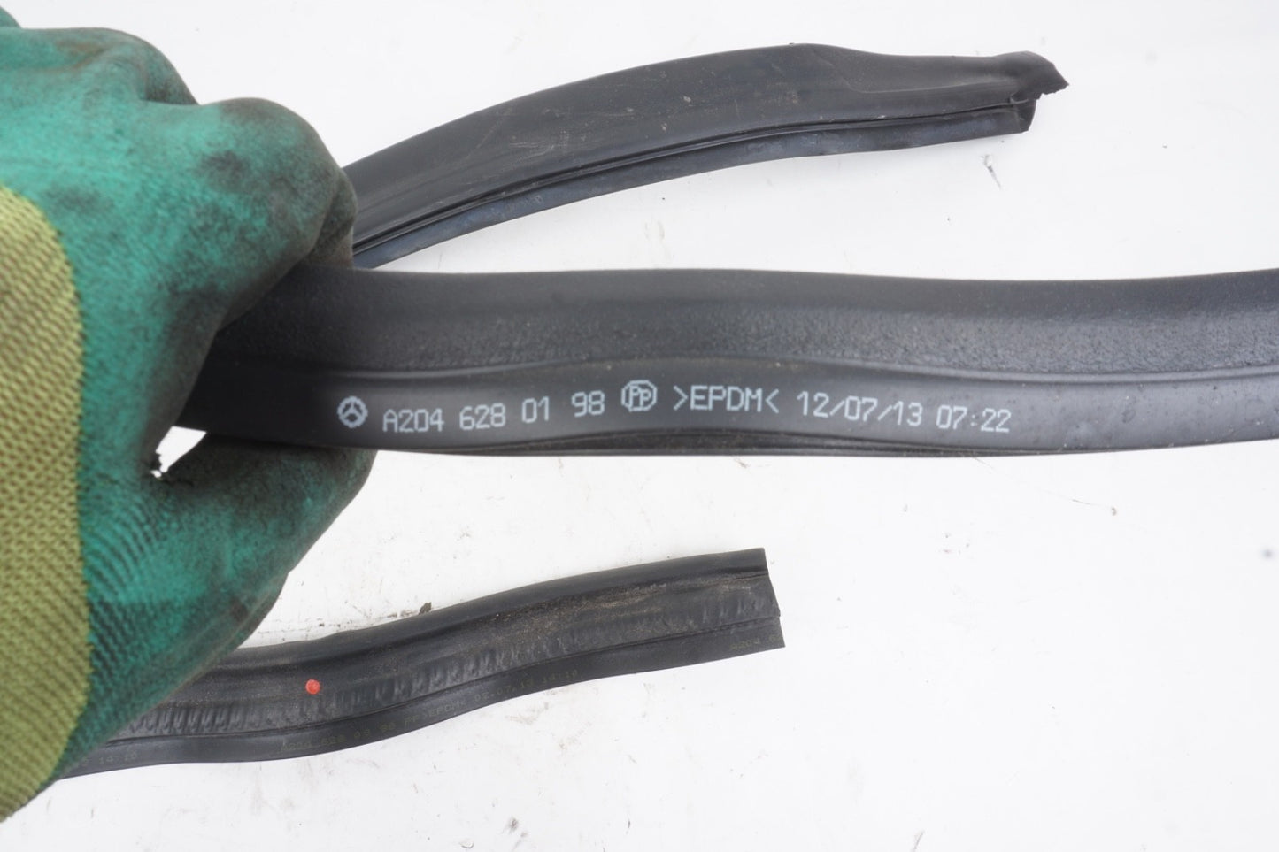 08-14 MERCEDES BENZ C300 C250 HOOD UNDERSIDE WEATHER STRIP SEALS SET OF 3 OEM