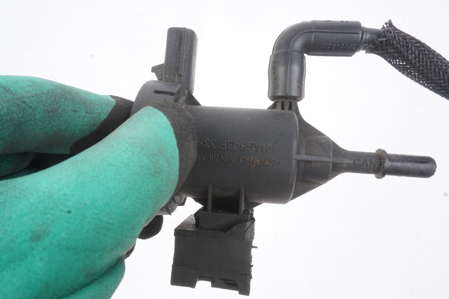 13-19 Mercedes X166 W166 ML GL GLS  Purge Solenoid Control Valve A0014760532 OEM