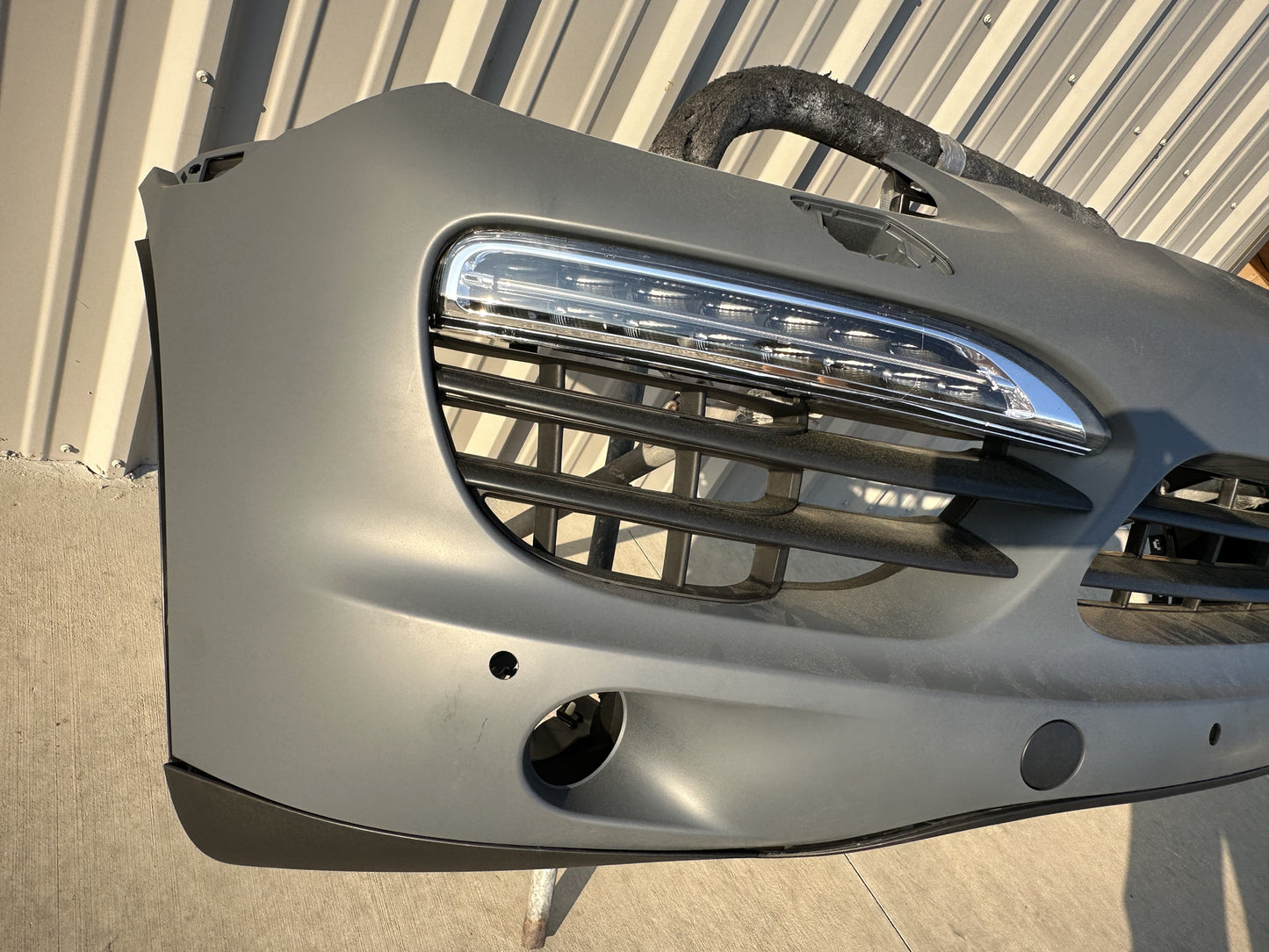 2011-2014 Porsche Cayenne 958 Front Bumper Cover Grille Running Light