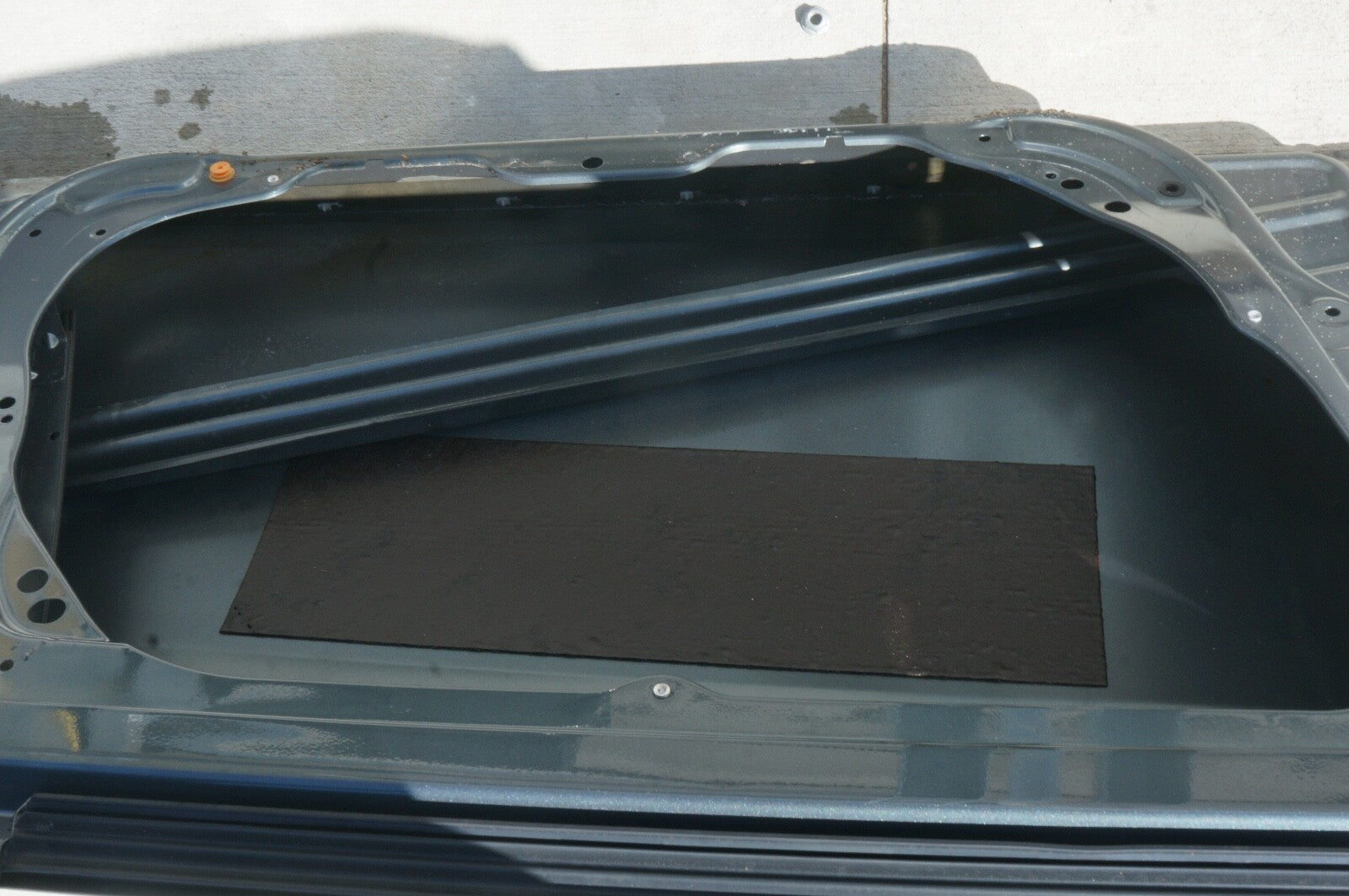 2008 - 2014 MERCEDES W204 C200 C250 C300 C350 FRONT LEFT DOOR SHELL