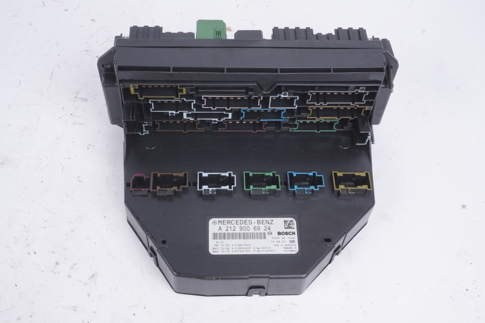 10-20 Mercedes W207 E350 CLS63 SLK250 Front SAM Module Relay Fuse Box OEM
