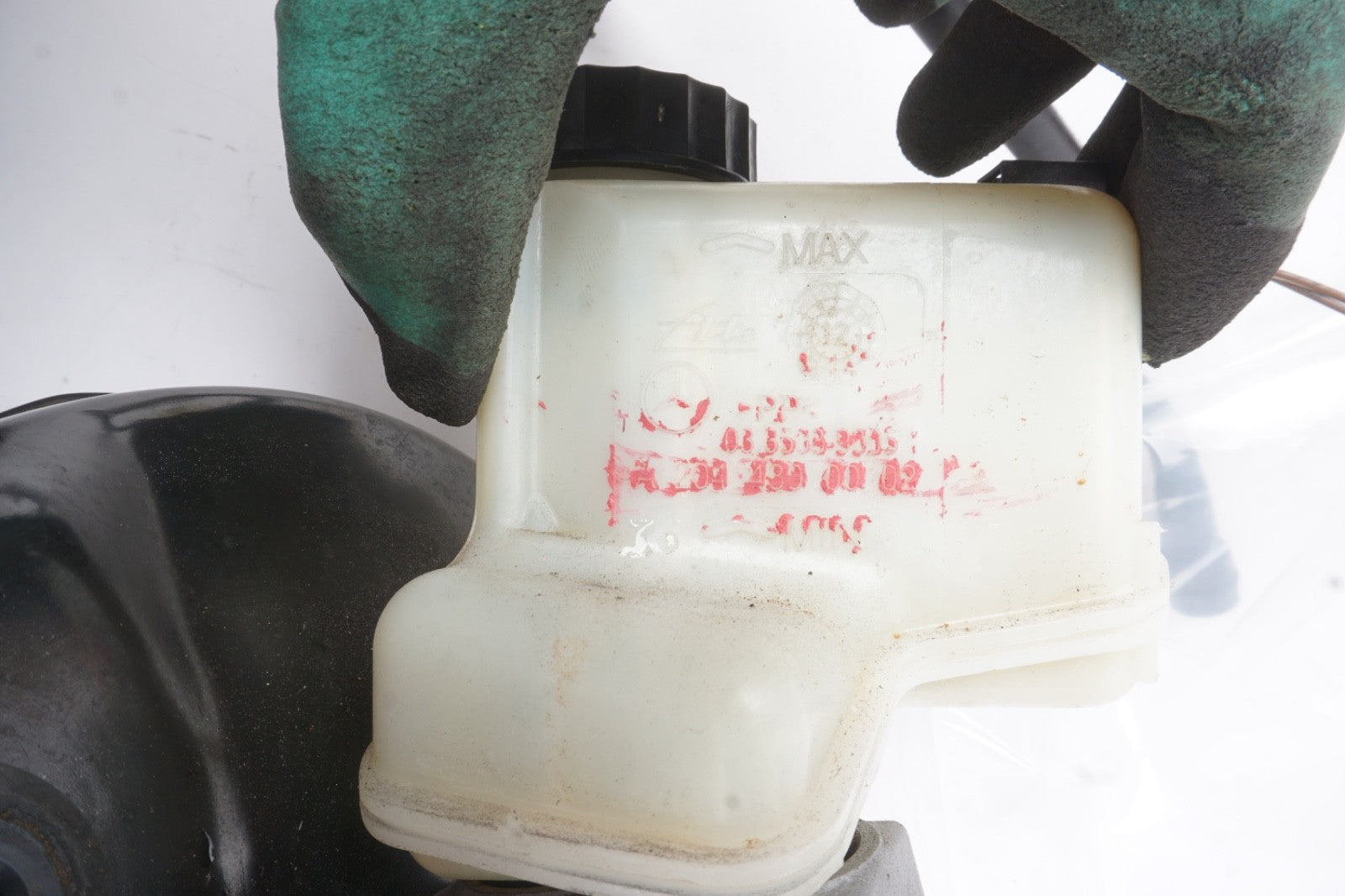 2008 - 2015 Mercedes W204 C350 E350 Master Cylinder Power Brake Booster OEM
