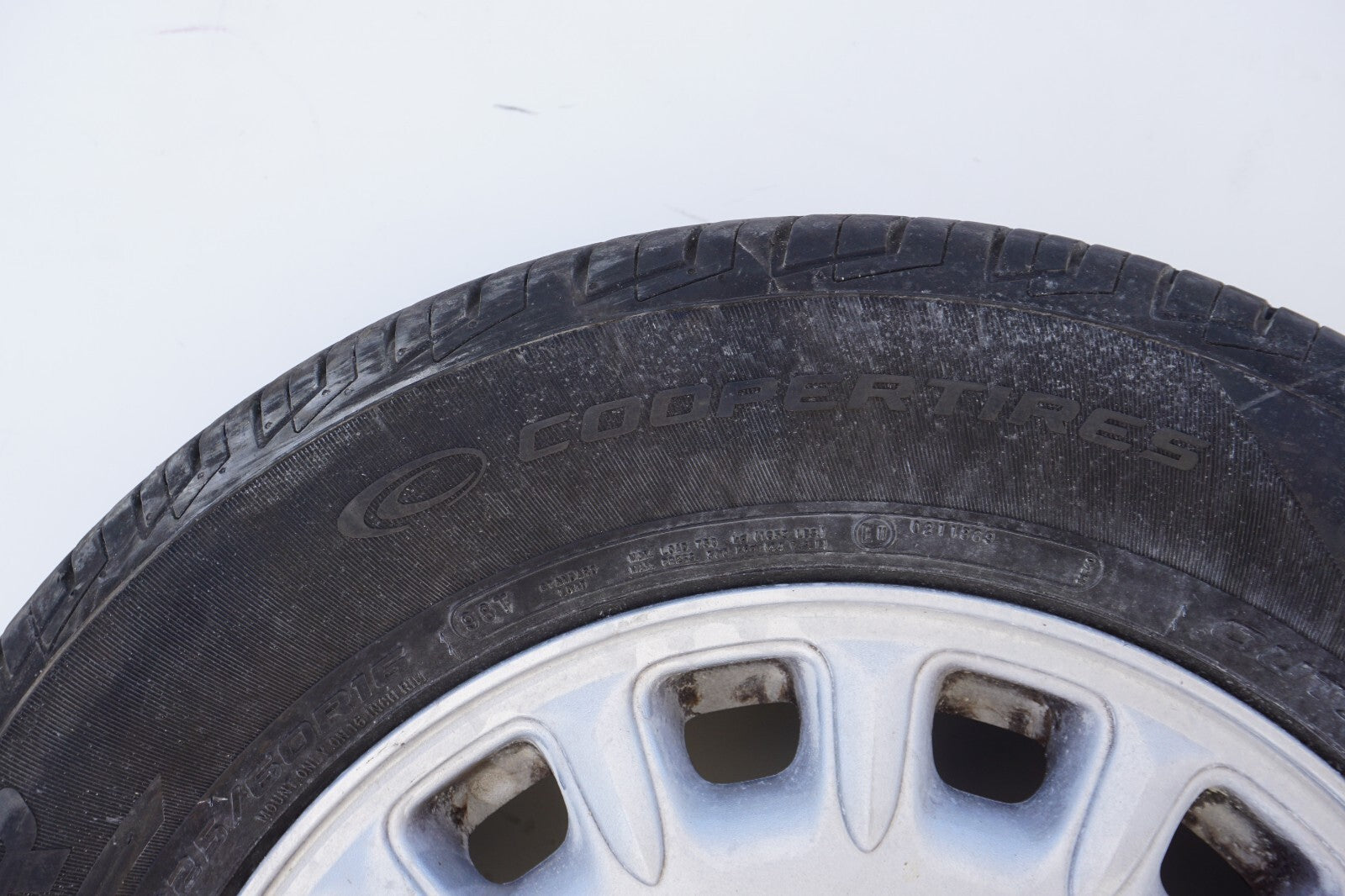 1987 - 1993 Cadillac Allante ALLOY WHEEL RIM & TIRE 225/60R16 OEM