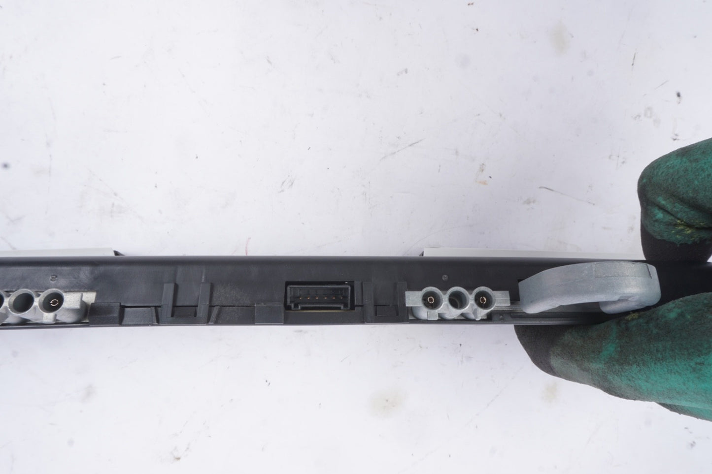 07-13 Mercedes W221 S550 S63 AMG Rear Roof Antenna Amplifier Amp 2218704789 OEM