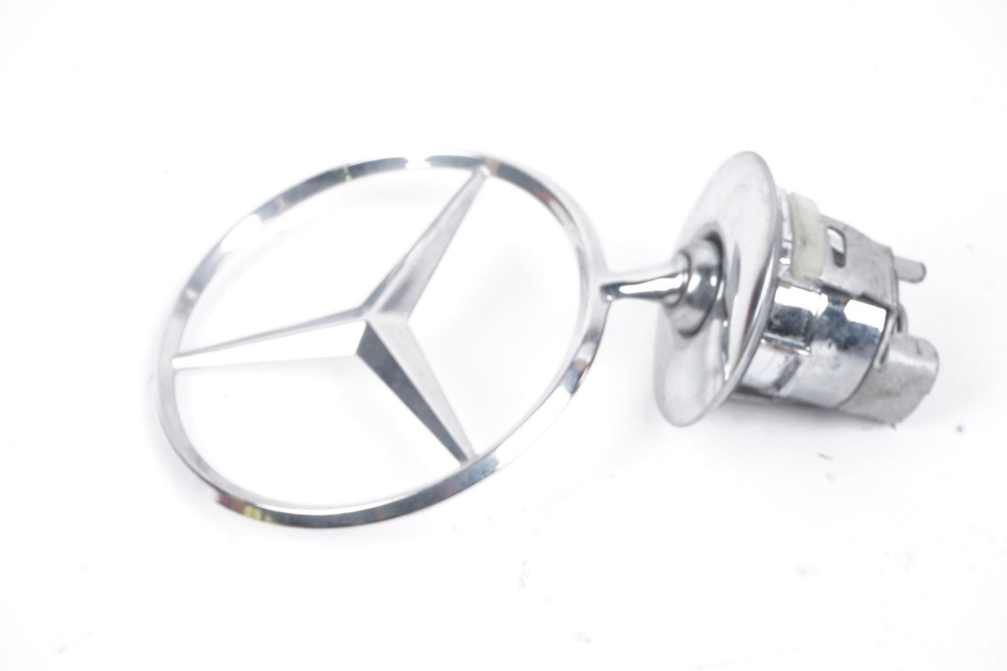 2008 - 2011 Mercedes W204 C300 Hood Logo Emblem Ornament OEM