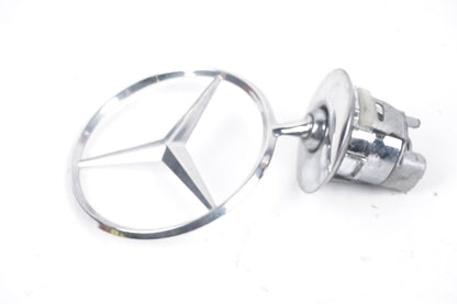 2008 - 2011 Mercedes W204 C300 Hood Logo Emblem Ornament OEM