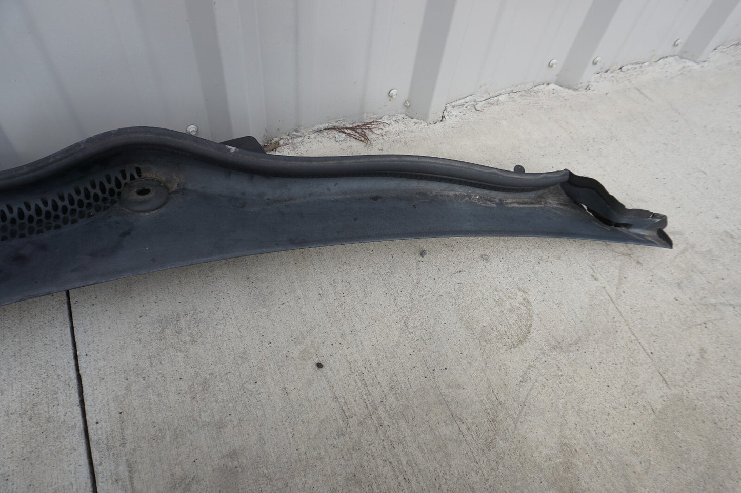 03-08 Mercedes R230 SL500 SL55 Front Cowl Vent Panel Windshield  OEM