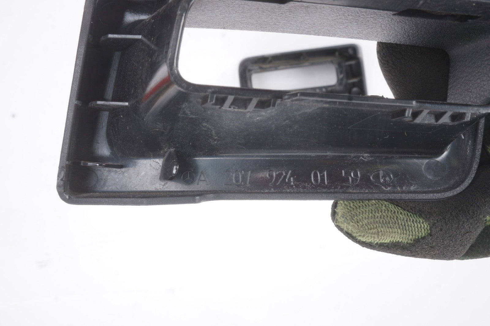 2011 - 2017 Mercedes E350 E550 Convertible Rear Left And Right Seat Belt Guide