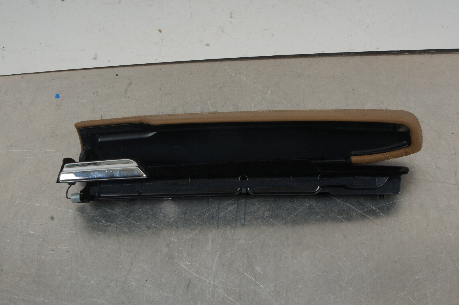 07-09 Mercedes W221 S550 Front Right Interior Door Panel Storage Compartment OEM