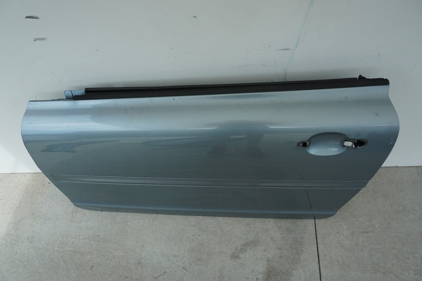 2006-2013 VOLVO C70 T5 FRONT LEFT DRIVER DOOR SHELL OEM