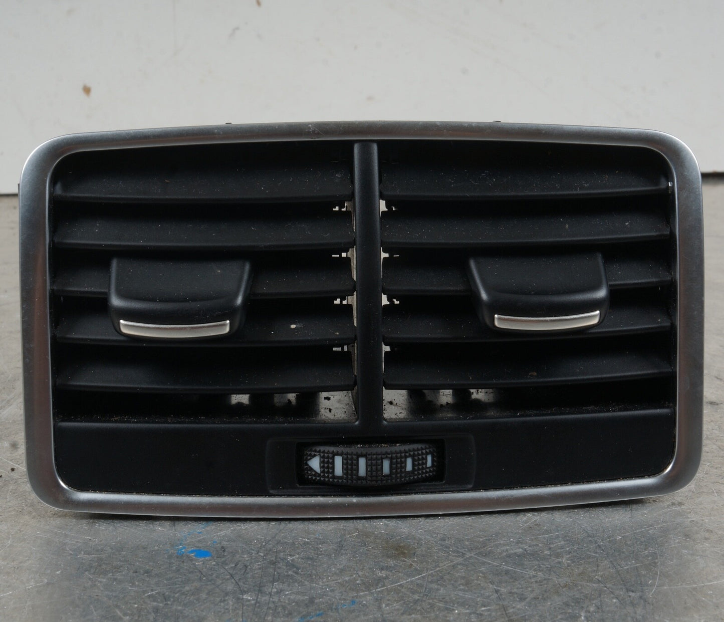 2005 - 2011 Audi A6 Rear Center Console Vent Air Vent Airvent 4F0819203 C