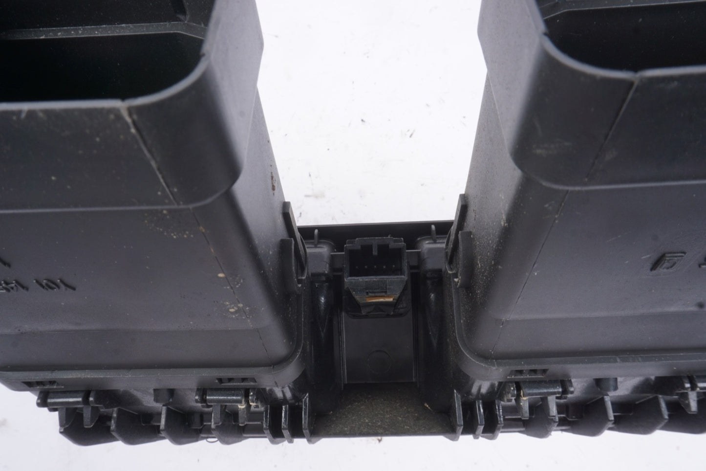 OEM 2006-2013 Volvo C70 2.5L CENTER DASH AC HEAT AIR VENTS HAZARD