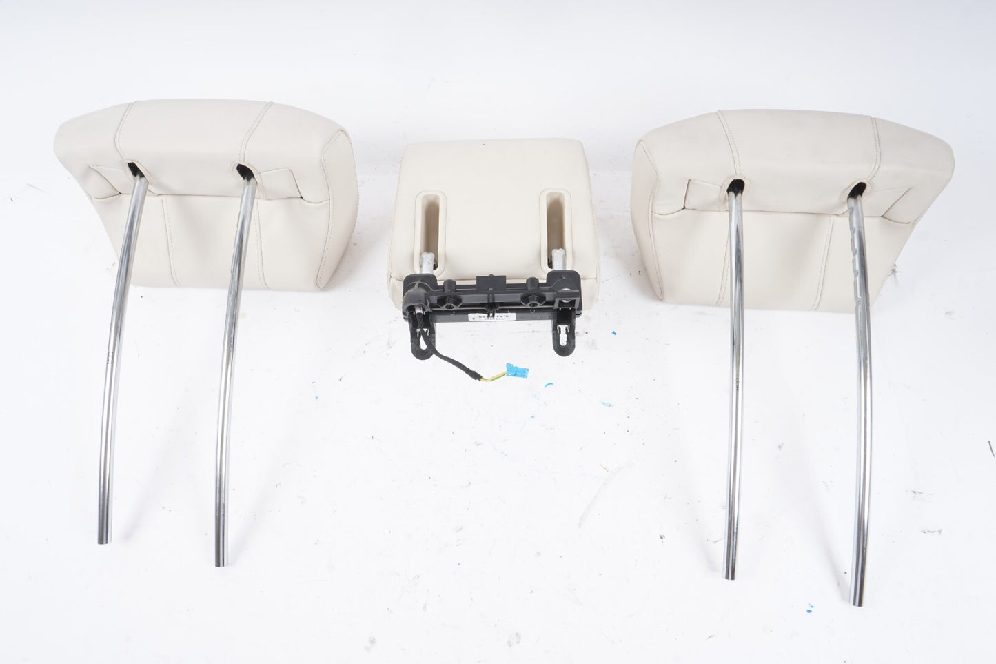 14 - 17 Mercedes S550 W222 REAR SEAT HEADREST SET OF 3 OEM