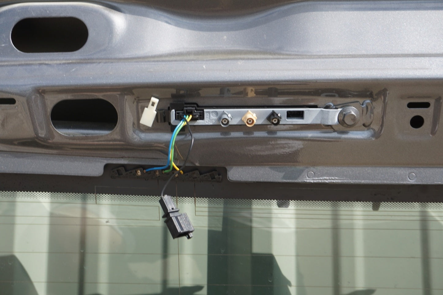 11-14 Porsche Cayenne 958 Trunk Tailgate Liftgate W/ Glass Gray 95851201107 OEM