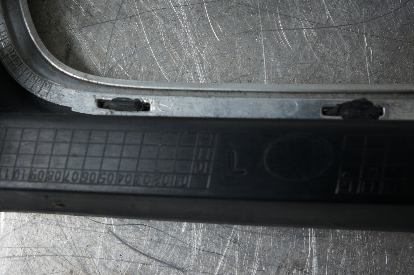 2008-2010 AUDI A8 FRONT LEFT LOWER BUMPER GRILLE INSERT BLACK CHROME