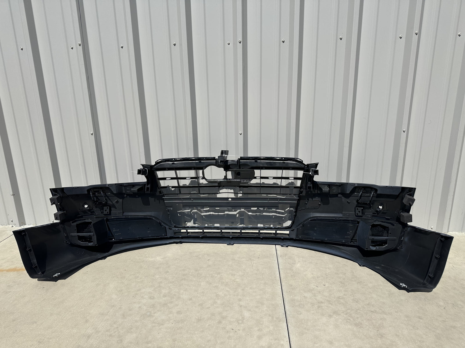 For 2015 Audi A8 Front Bumper Cover With Side Grilles