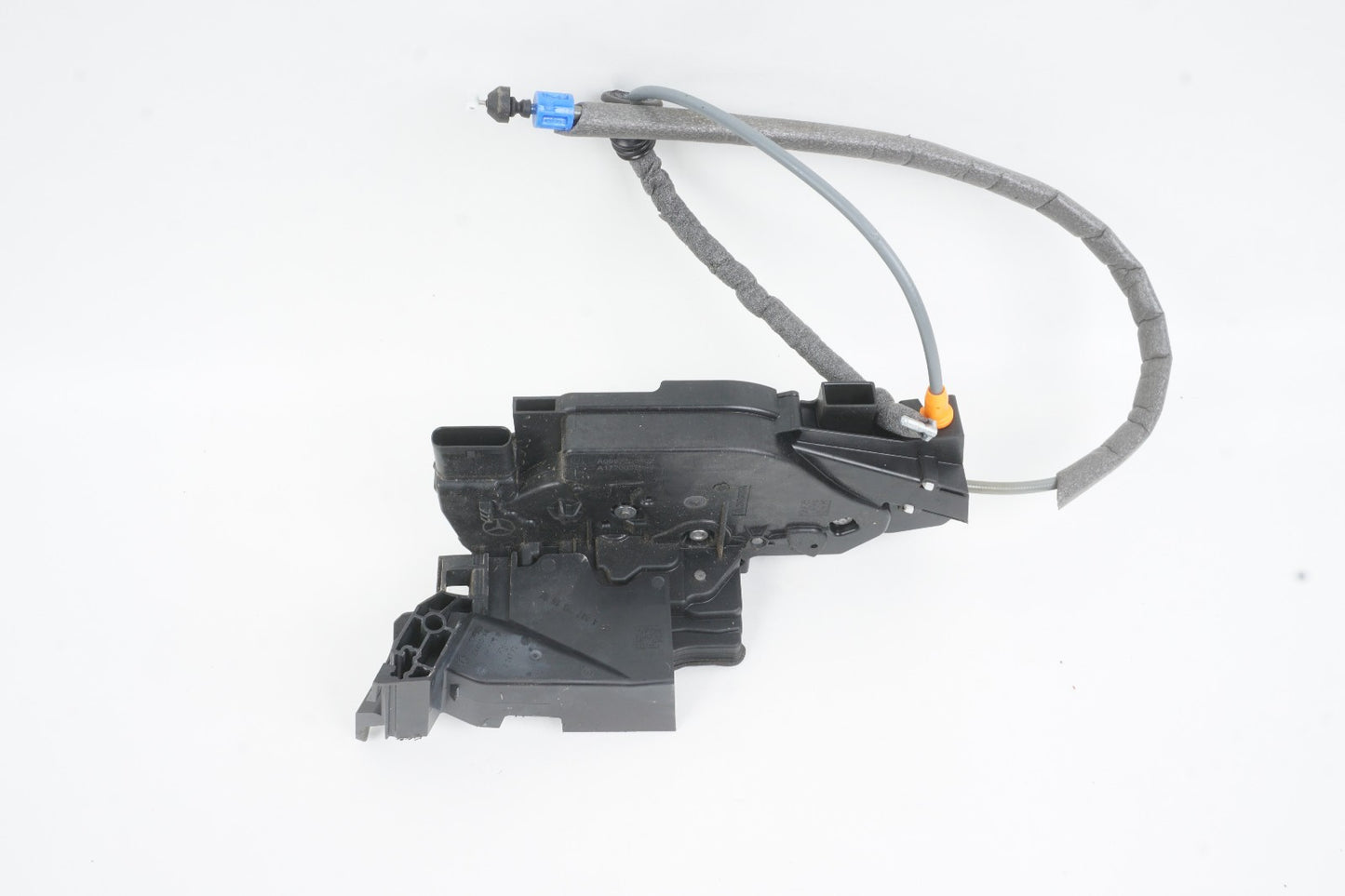2020 - 2023 Mercedes EQB300 GLB250 Front Right Side Door Lock Latch Actuator