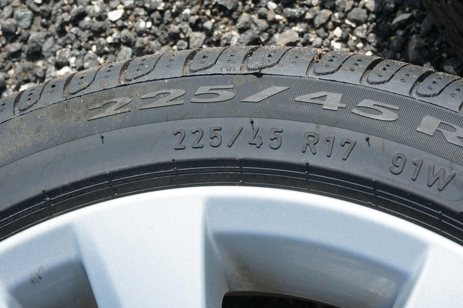 2007 - 2013 BMW 335i  328i CONVERTIBLE COUPE SET OF WHEEL AND TIRES 225/45 R17