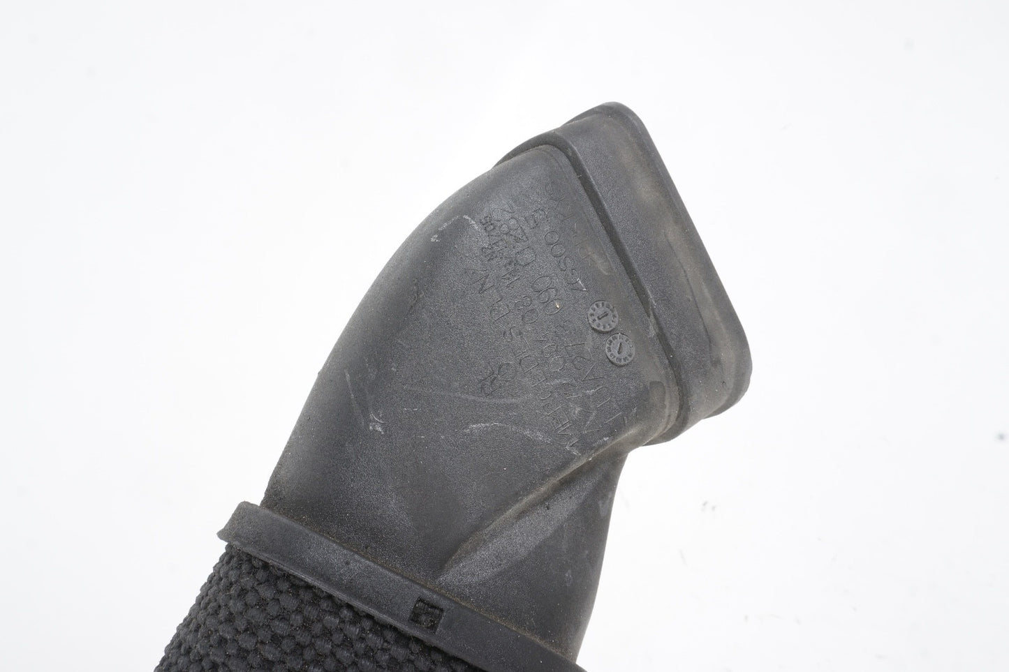 07-2011 mercedes w221 s550 right passenger engine air intake tube duct inlet oem