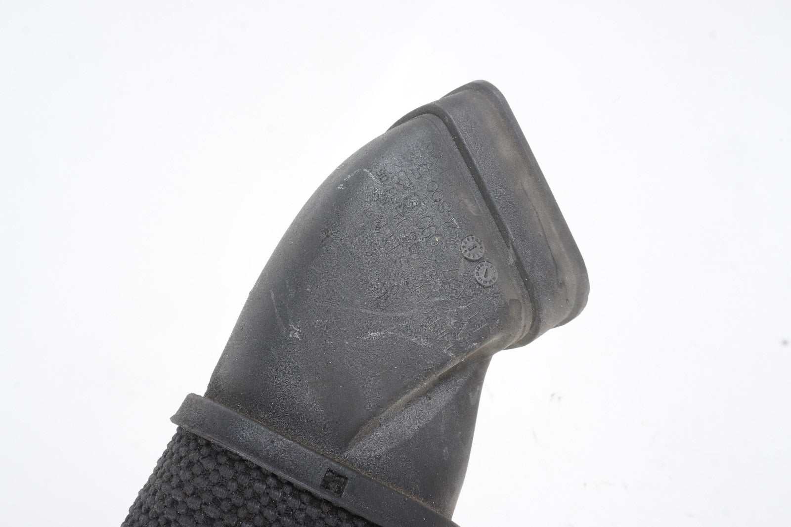 07-2011 mercedes w221 s550 right passenger engine air intake tube duct inlet oem