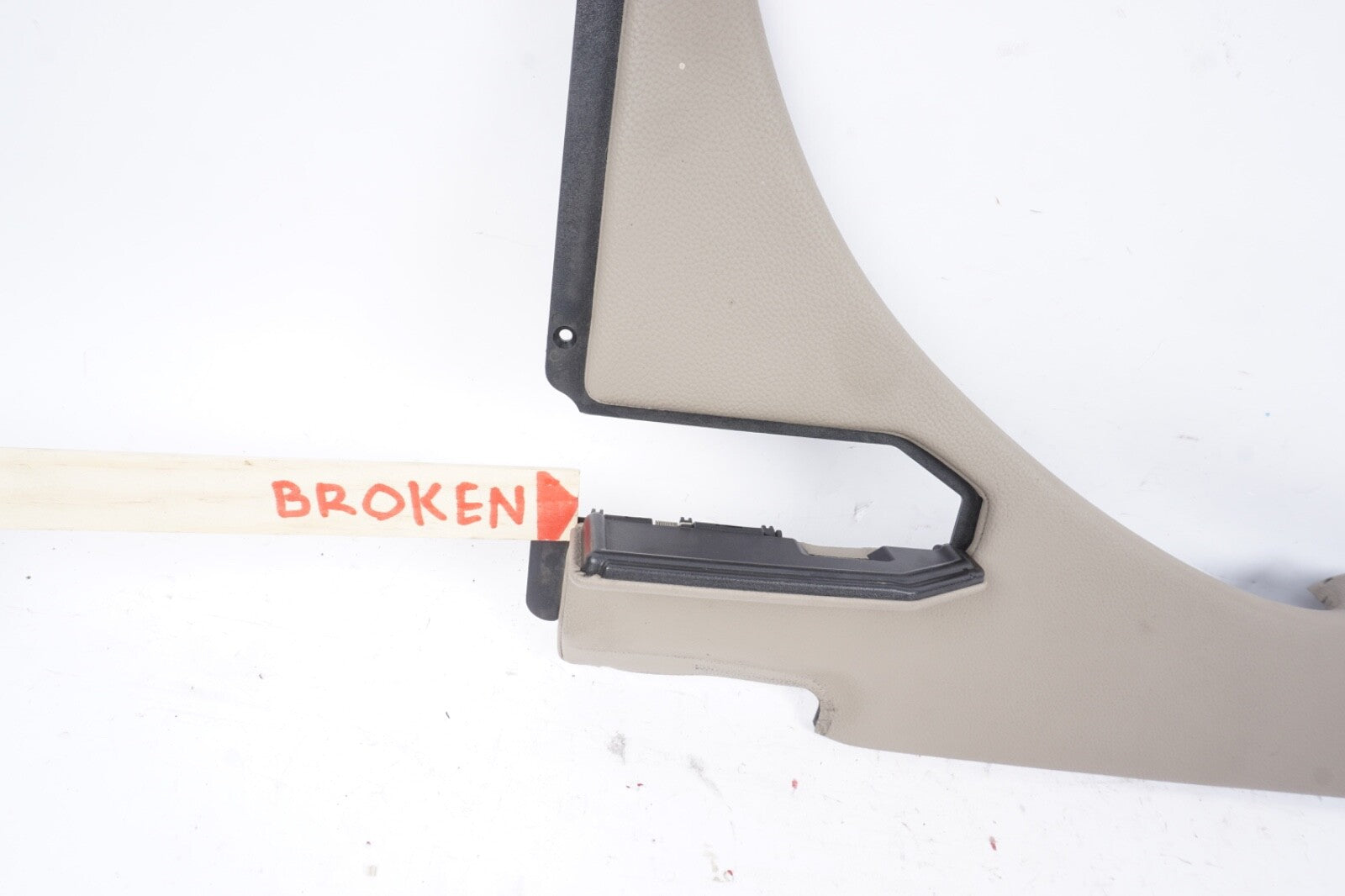 03-12 Mercedes R230 SL550 SL55 AMG RIGHT Side Edge Cover Trim Flap Panel BEIGE