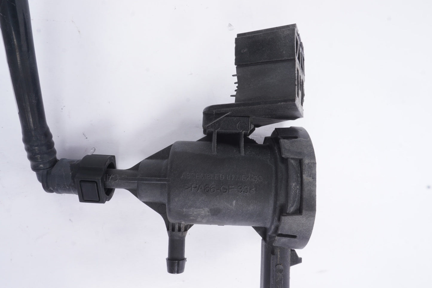 2012-2017 MERCEDES W222 S550 FUEL VAPOR CANISTER PURGE VALVE SOLENOID OEM