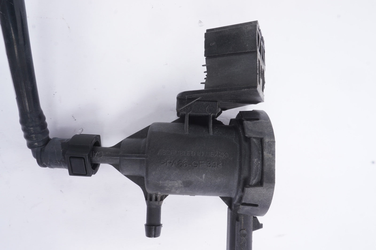 2012-2017 MERCEDES W222 S550 FUEL VAPOR CANISTER PURGE VALVE SOLENOID OEM