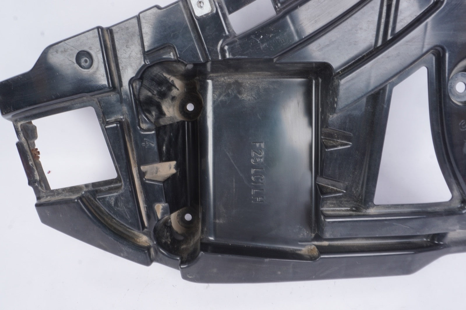 11-17 BMW X3 F25 OEM REAR LEFT DRIVER SIDE BUMPER MOUNT TRIM BRACKET OEM