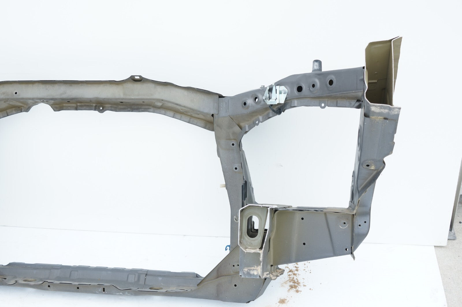 2011 - 2017 HONDA ODYSSEY FRONT RADIATOR FRAME SUPPORT CLIP ASSEMBLY OEM