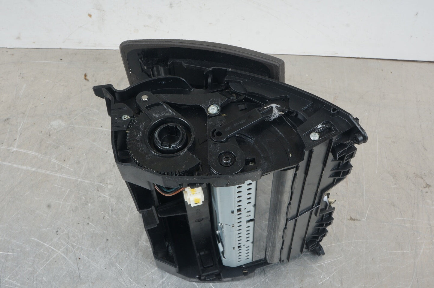 08-11 Mercedes W204 C300 Dashboard Screen Display Monitor Assembly OEM