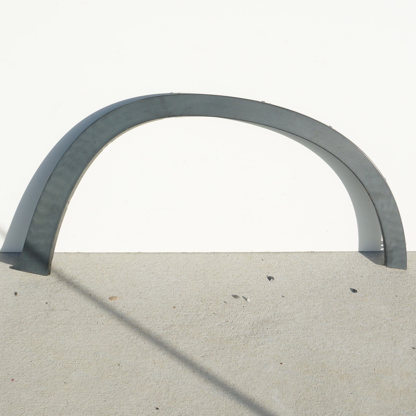 2007-2013 BMW X5 E70 FRONT PASSENGER SIDE FENDER FLARE ARCH MOLDING COVER OEM
