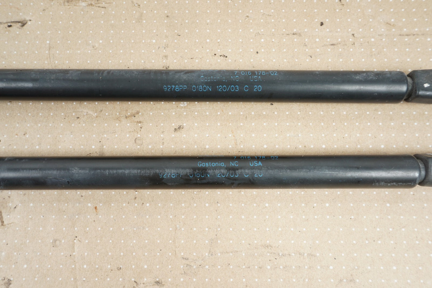 2003-2008 BMW Z4 E85 LEFT & RIGHT HOOD BONNET LID LIFT STRUT SET 7016178  OEM